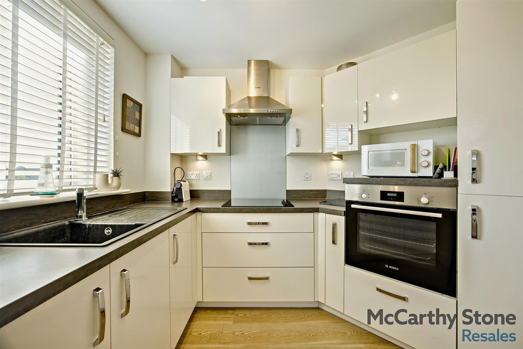 Property photo 2 of 13 Kitchen