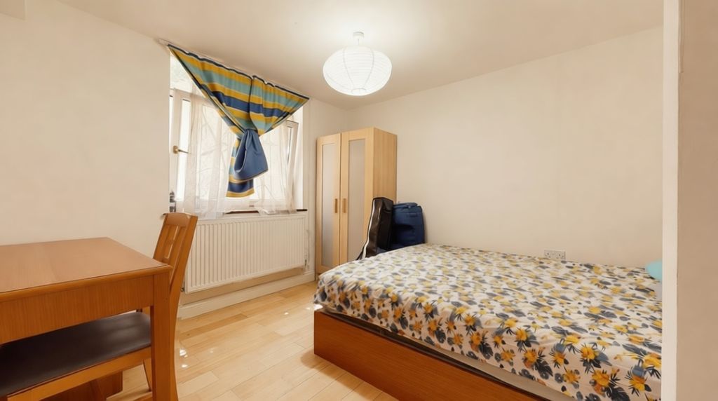 Property photo 3 of 15 Bedroom