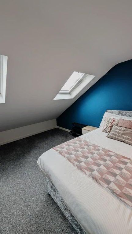 Property photo 3 of 10 Bedroom