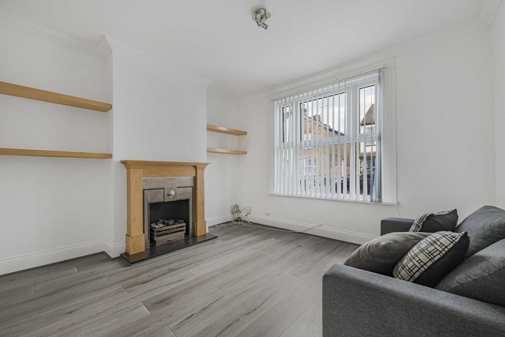 Property photo 3 of 14 Living Room