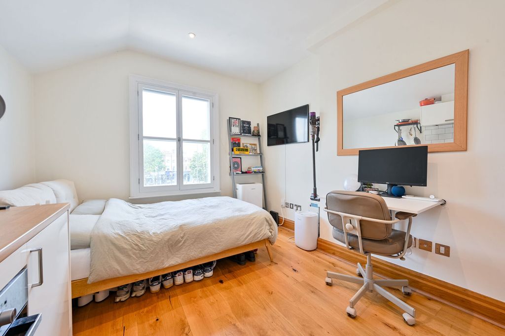 Property photo 1 of 8
