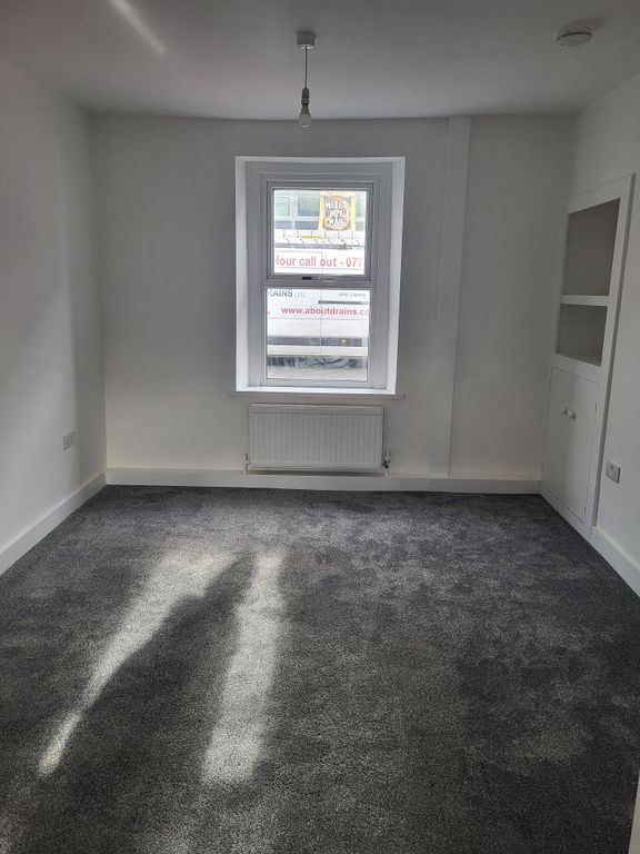 Property photo 1 of 15 5 Pleasant Street