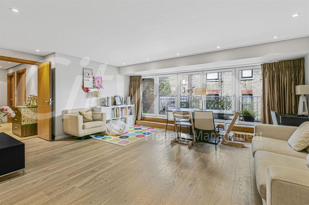 Property photo 1 of 20 Reception Room