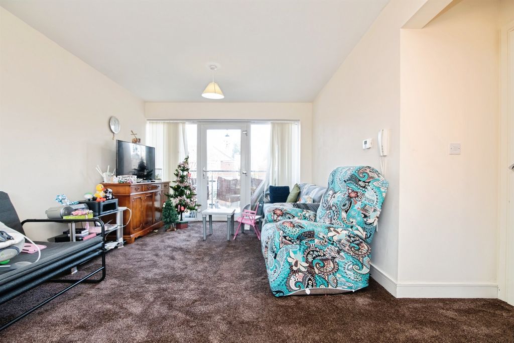 Property photo 3 of 21