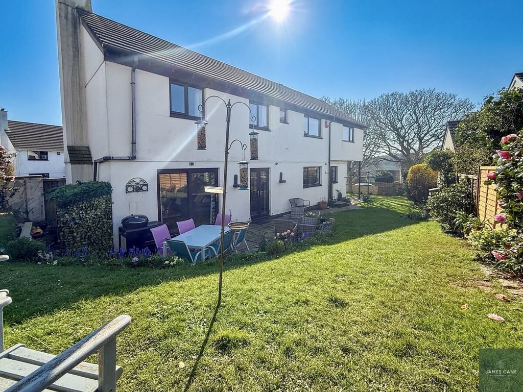 Property photo 2 of 26