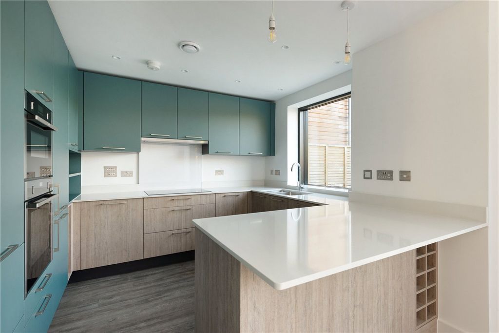 Property photo 3 of 29 Picture No. 16