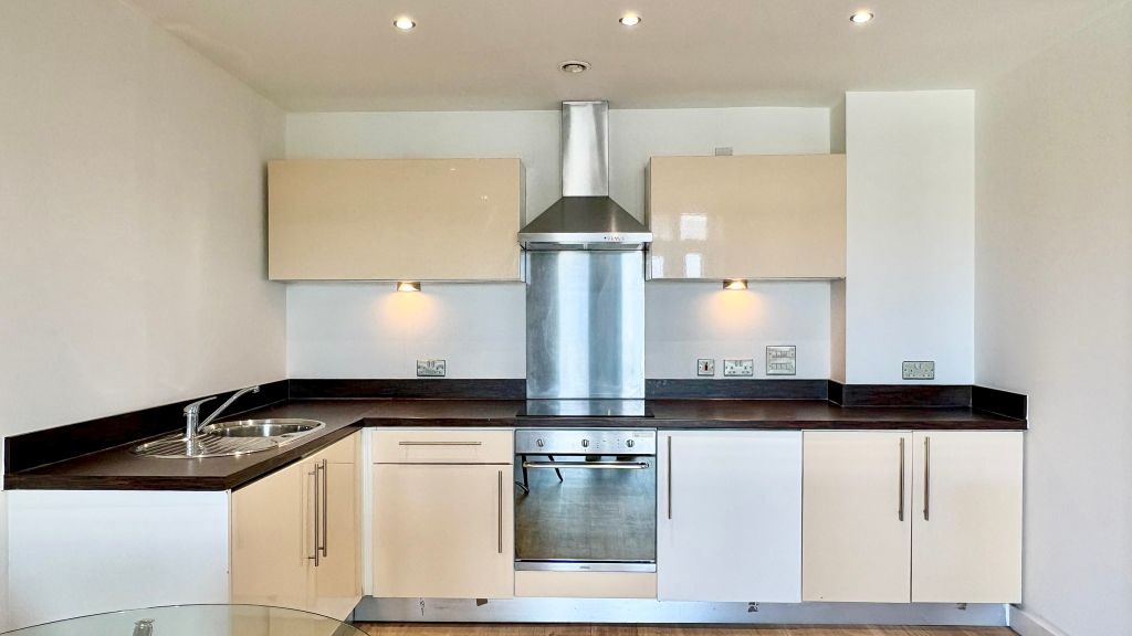 Property photo 2 of 14 Kitchen