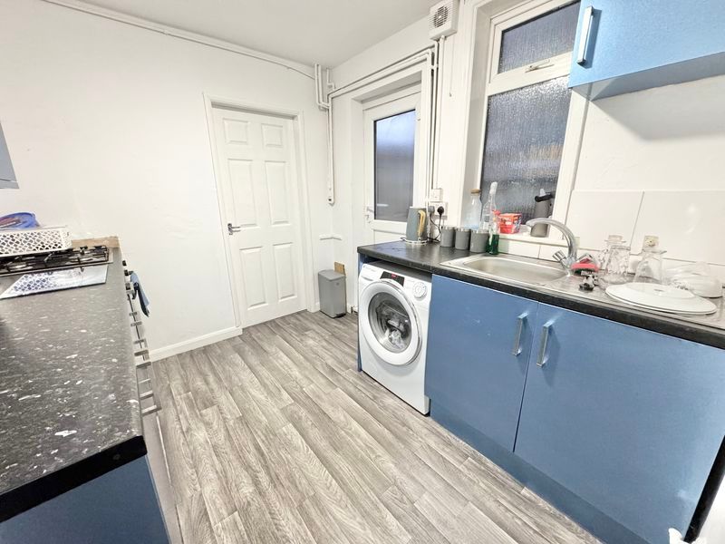 Property photo 3 of 11 Kitchen Alt View