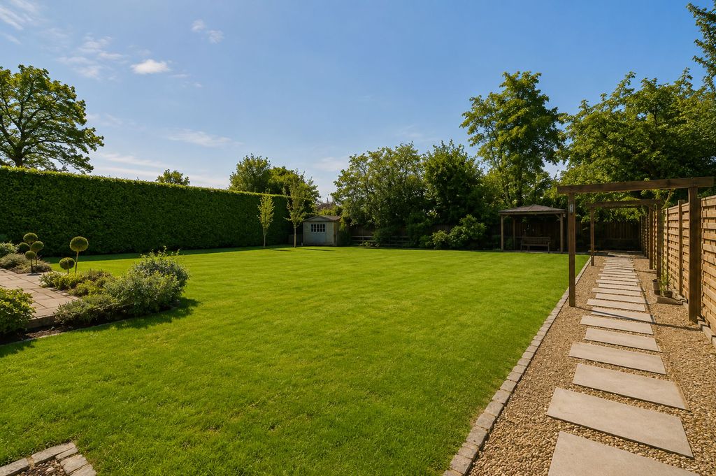 Property photo 3 of 44