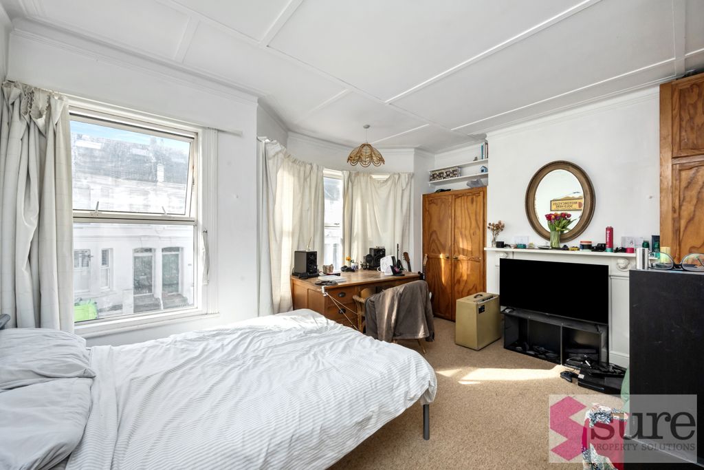 Property photo 2 of 8 Coventry Street, 68-001