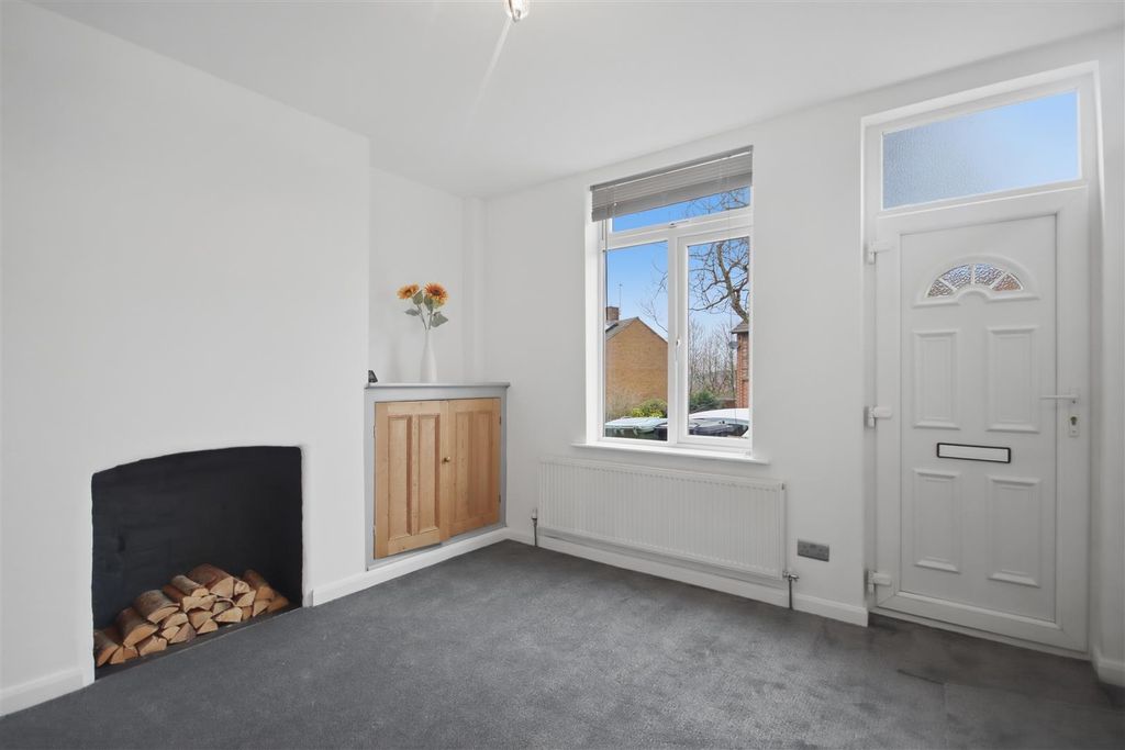 Property photo 2 of 14 Lounge (2).Jpg