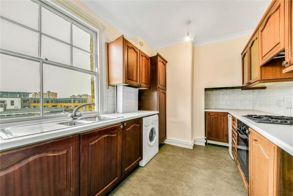 Property photo 2 of 8 Kitchen