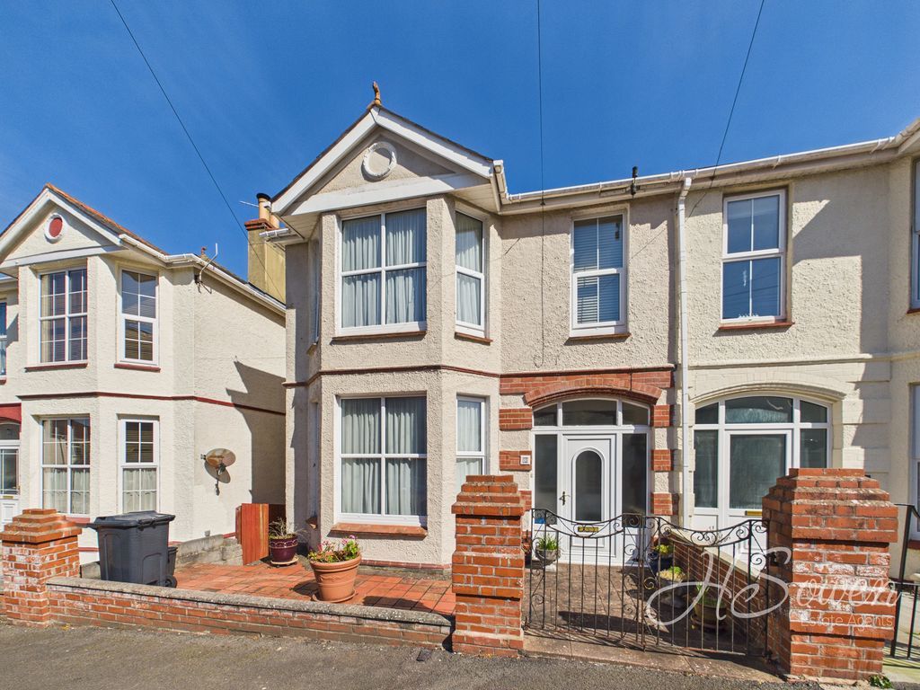 Property photo 1 of 25 Photo 4