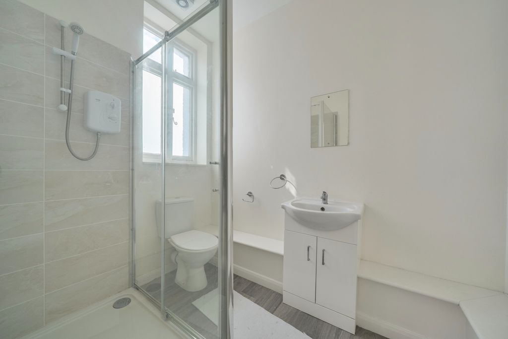Additional image 4 of 2 bed flat to rentHigh Street, Maidenhead SL6