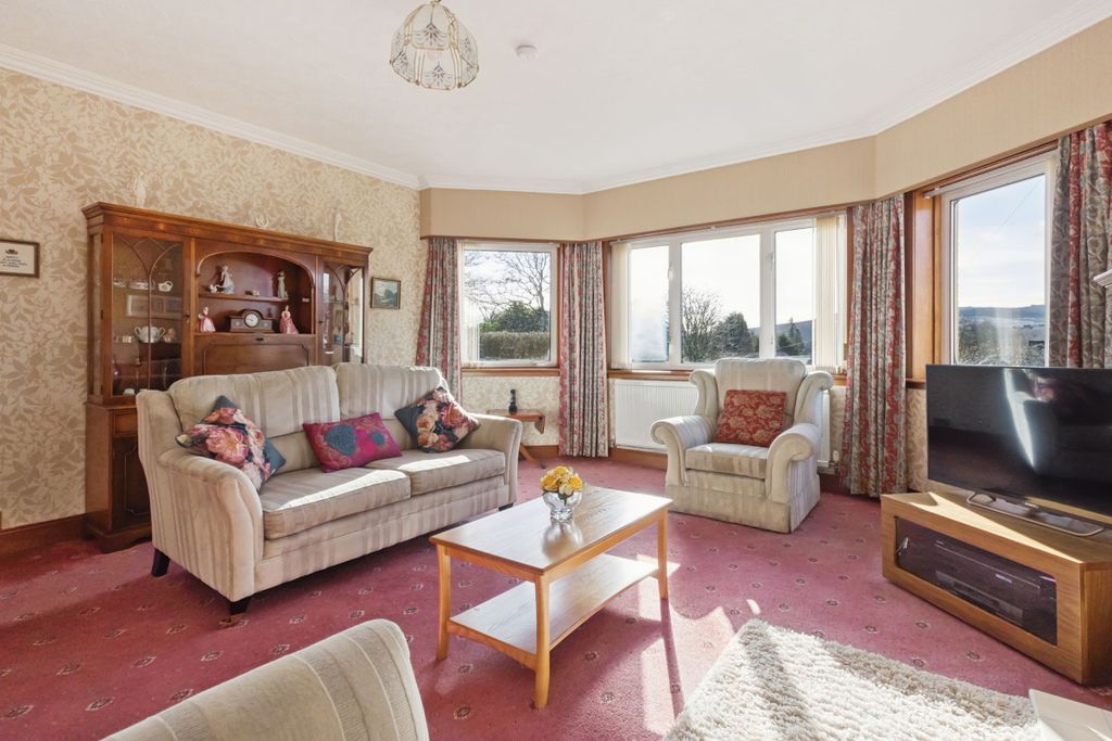 Property photo 3 of 37