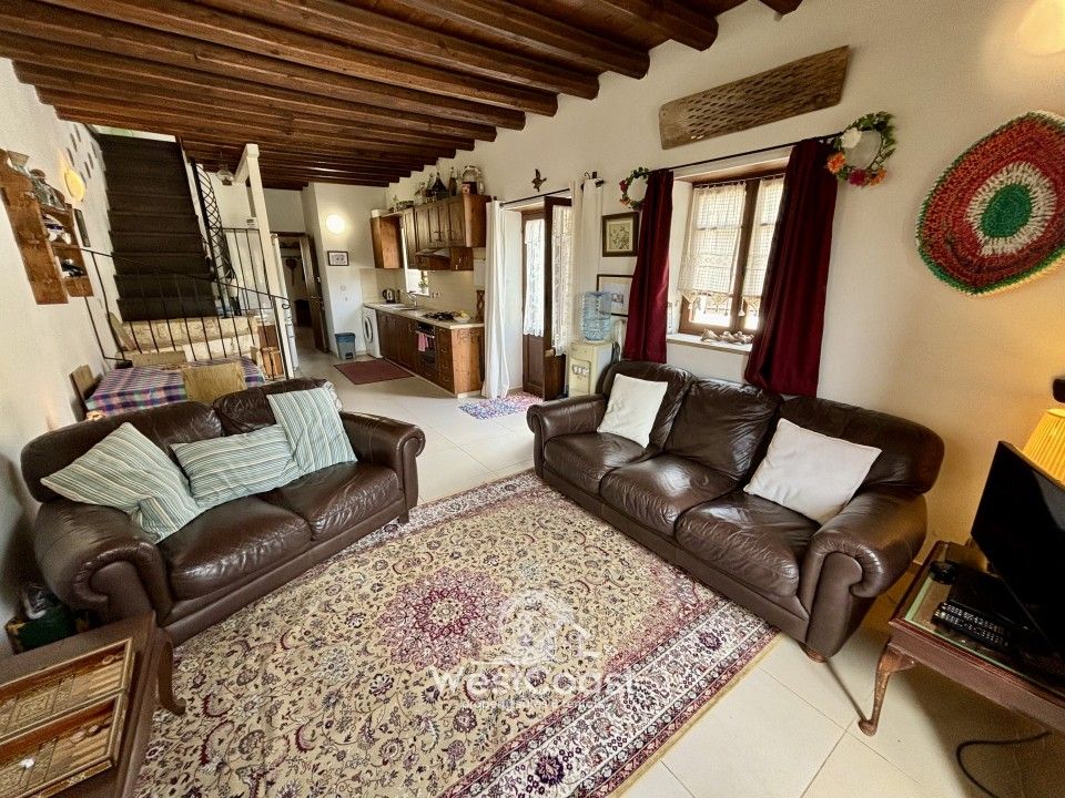 Property photo 2 of 34