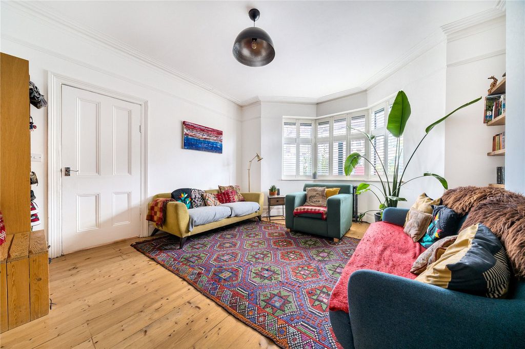 Property photo 2 of 31 Picture No. 13