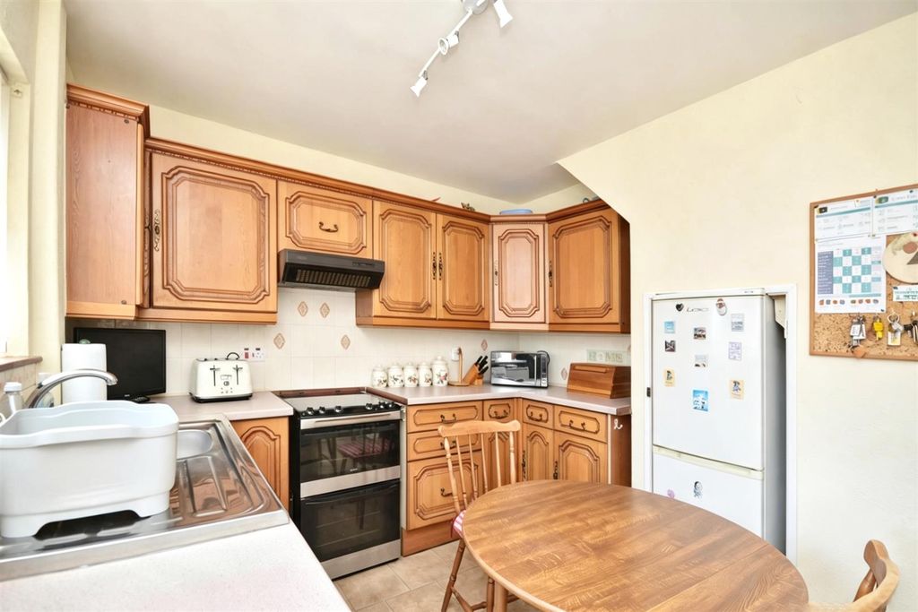 Property photo 3 of 13 Kitchen / Breakfast Room