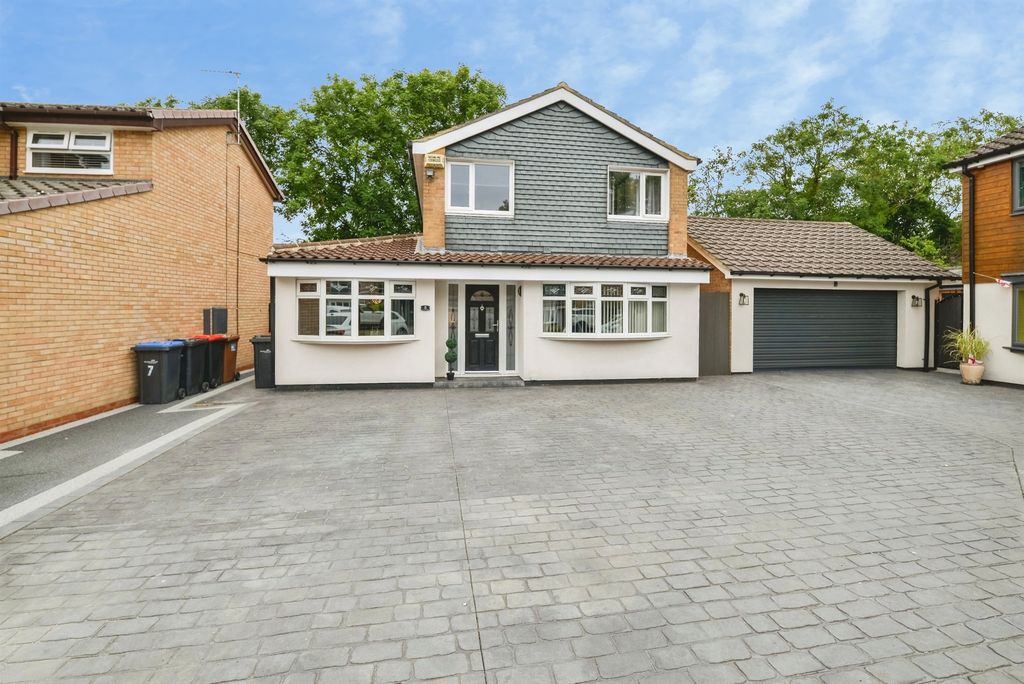 Property photo 1 of 18
