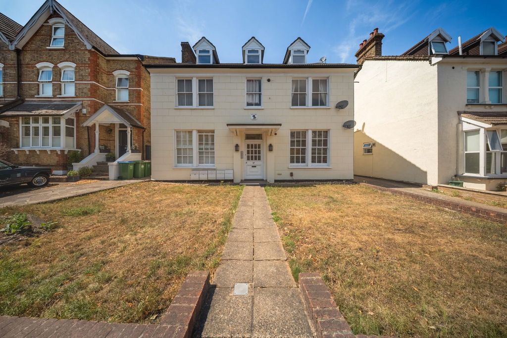 Property photo 1 of 9