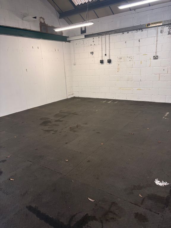 Property photo 3 of 7 Workspace