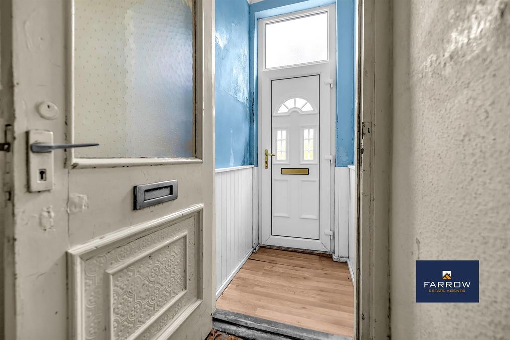 Property photo 2 of 23 Halway