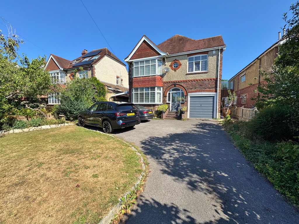 Property photo 1 of 31