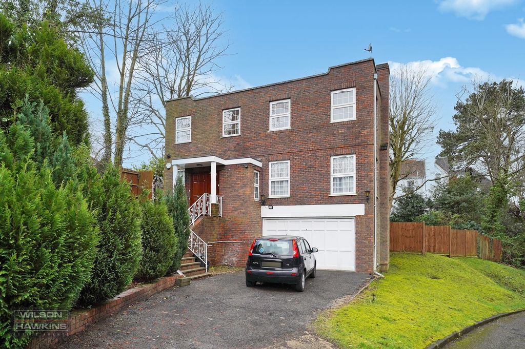 Property photo 1 of 18