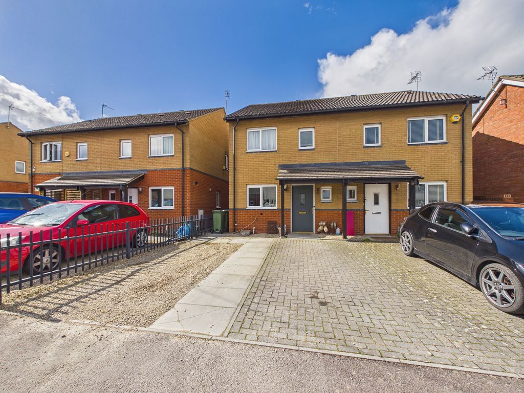 Property photo 1 of 12 External