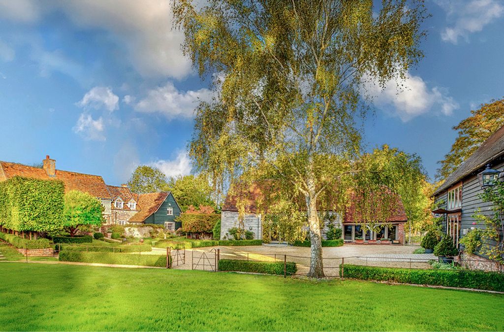 Property photo 1 of 36