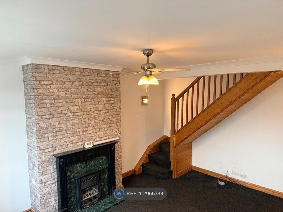 Property photo 3 of 6 Lounge