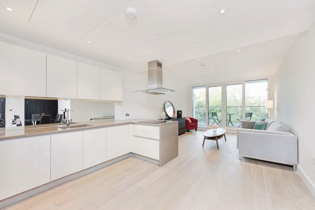 Property photo 2 of 15 Reception/Kitchen