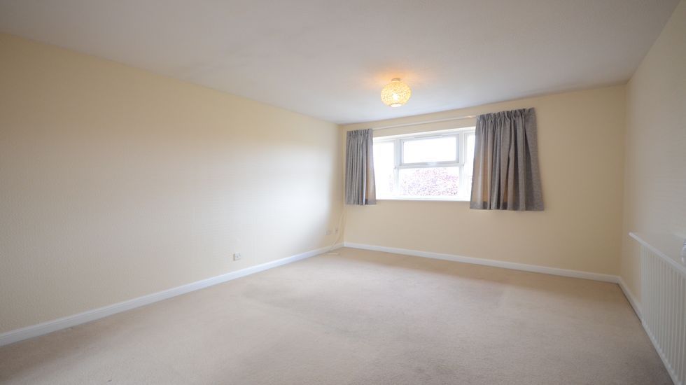 Property photo 2 of 6 Living Room_Result.J