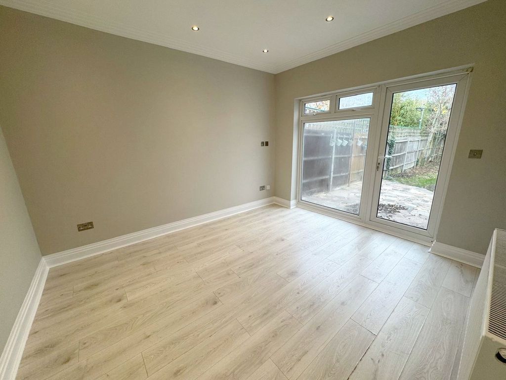 Property photo 1 of 10 Picture No. 11