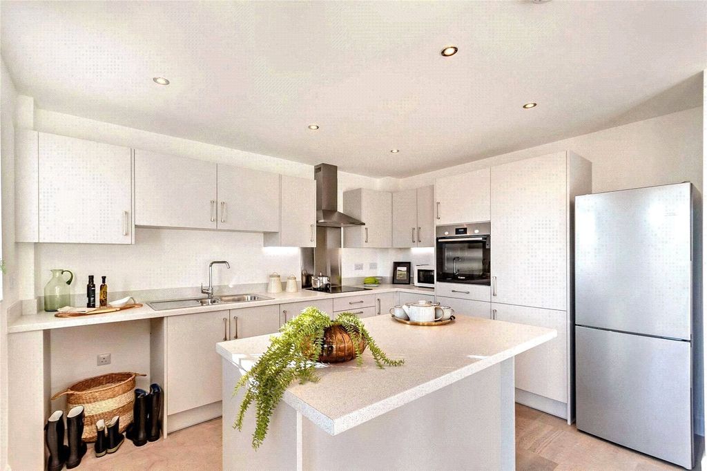 Property photo 2 of 16 Picture No. 32