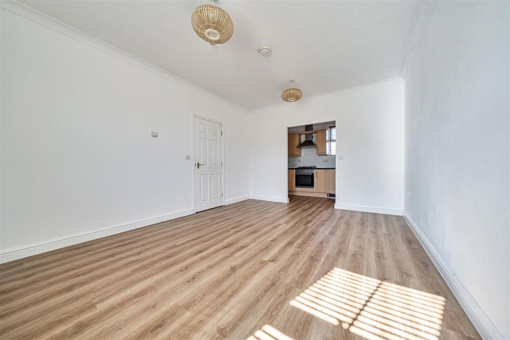 Property photo 3 of 13 1435264- (4).Jpg