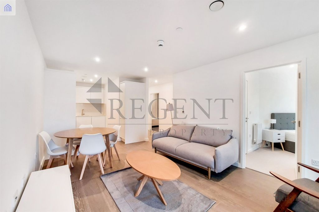 Property photo 2 of 11 Reception