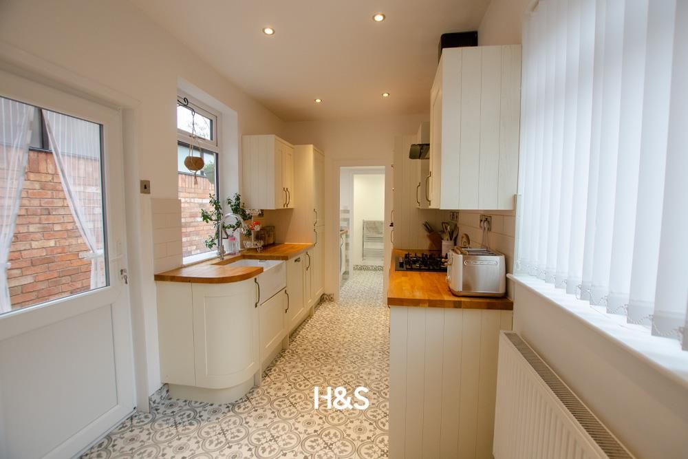 Property photo 2 of 15 212 Alcester Road - Kitchen.Jpg