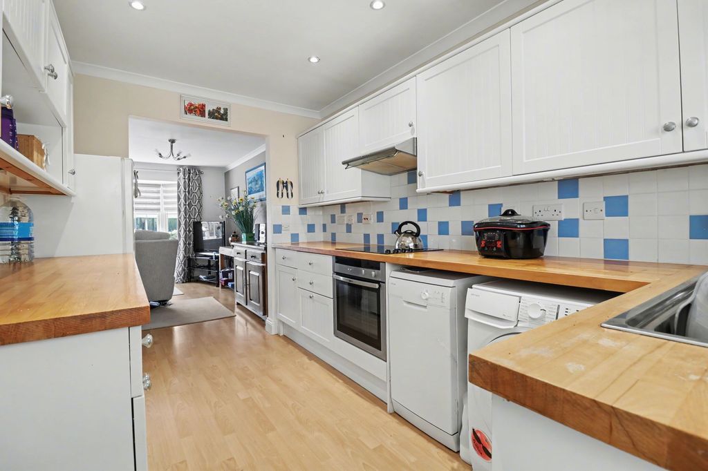 Property photo 2 of 13