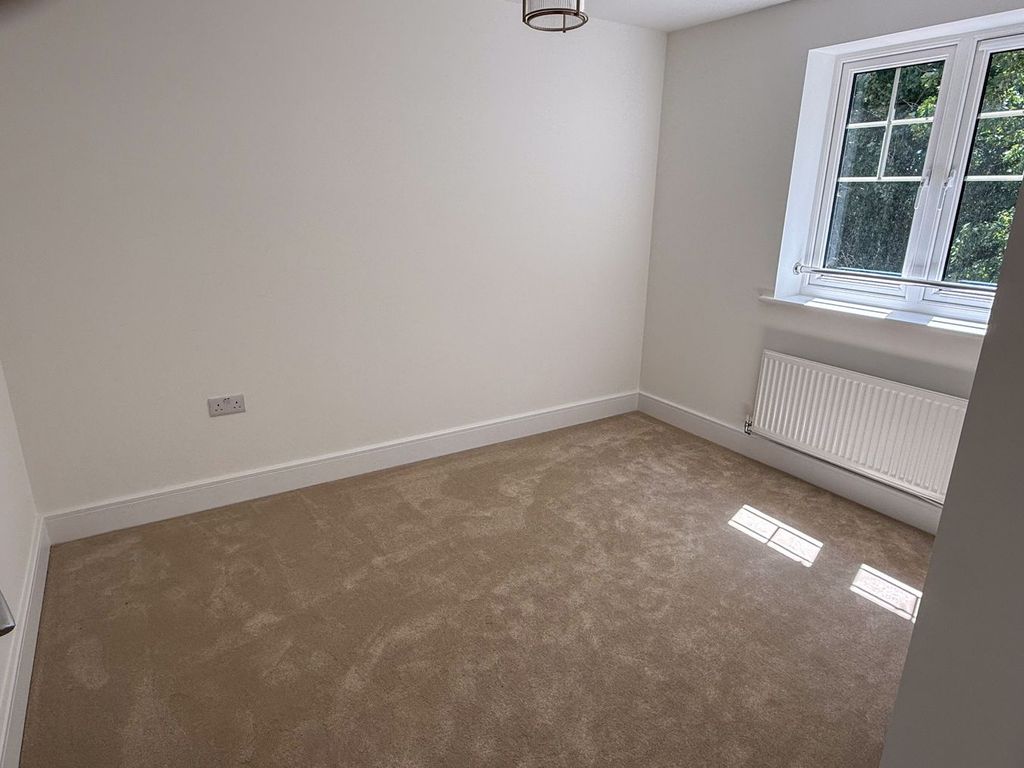 Property photo 3 of 26