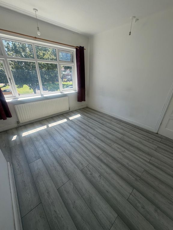 Property photo 2 of 5 Gallery