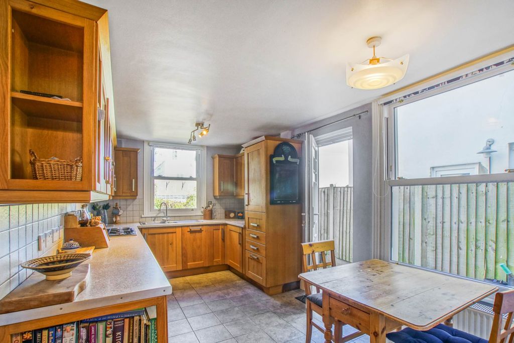 Property photo 3 of 16