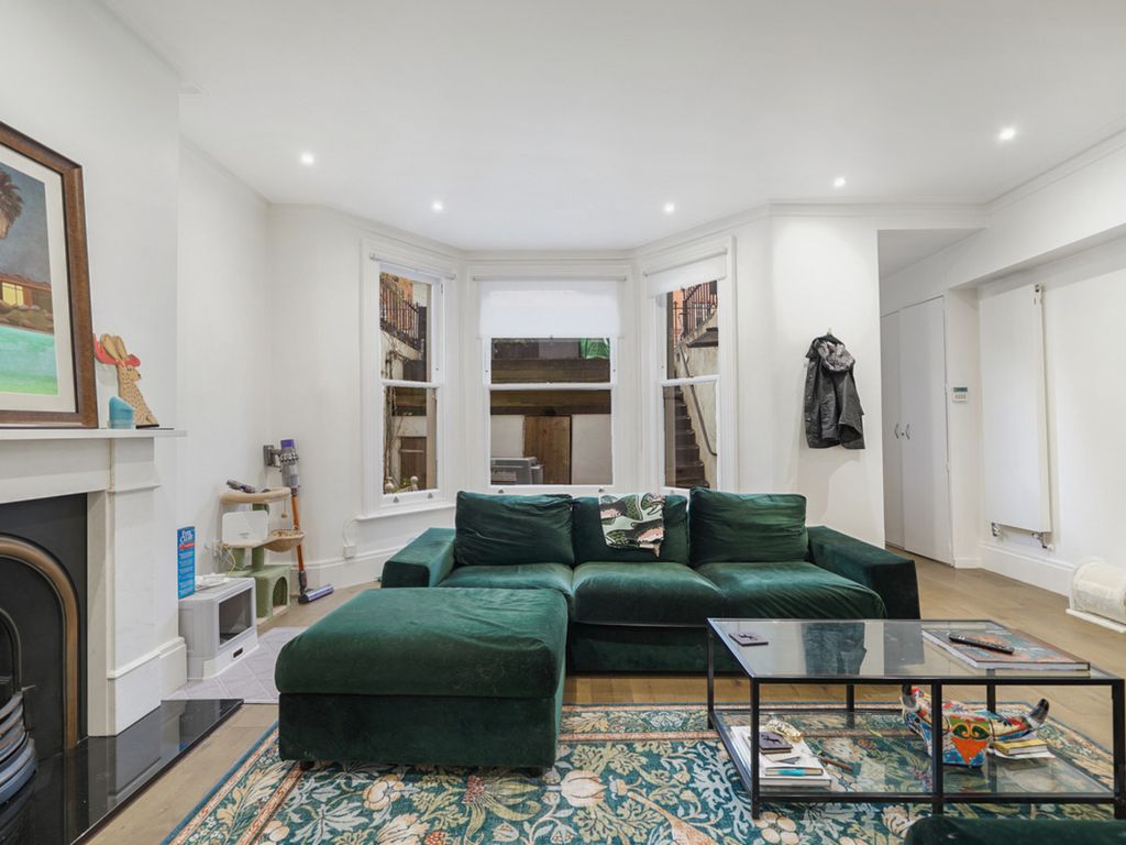 Property photo 3 of 10