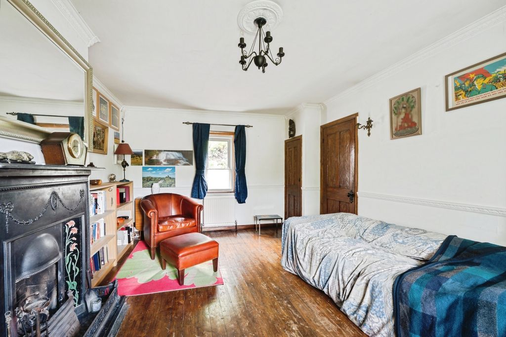 Property photo 3 of 20 Pbox-Img.Jpg
