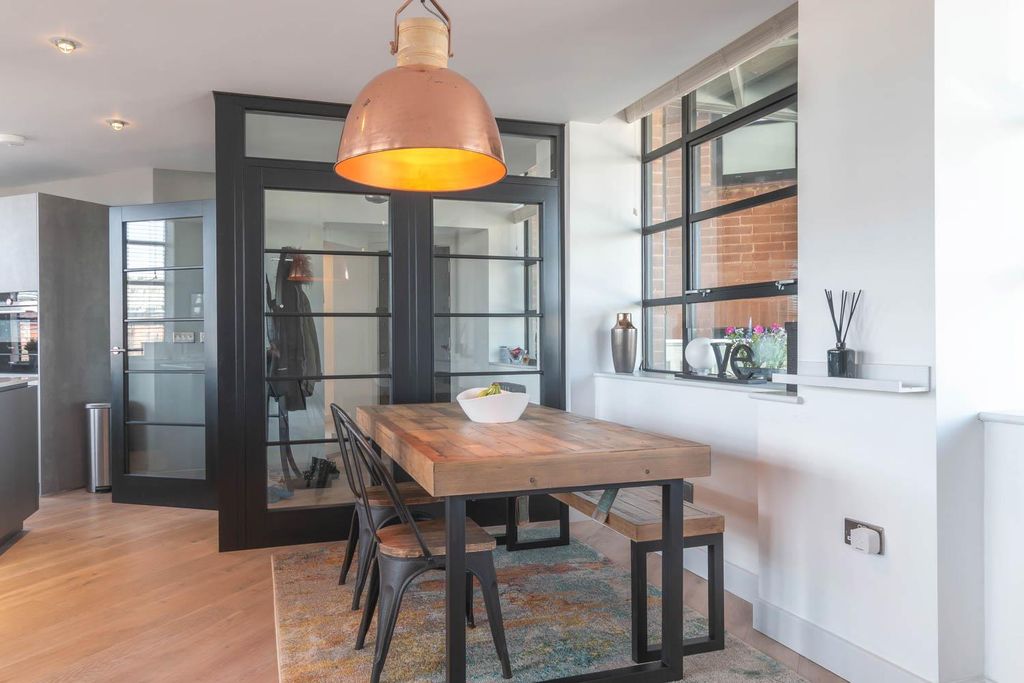 Property photo 3 of 23 Dining Area