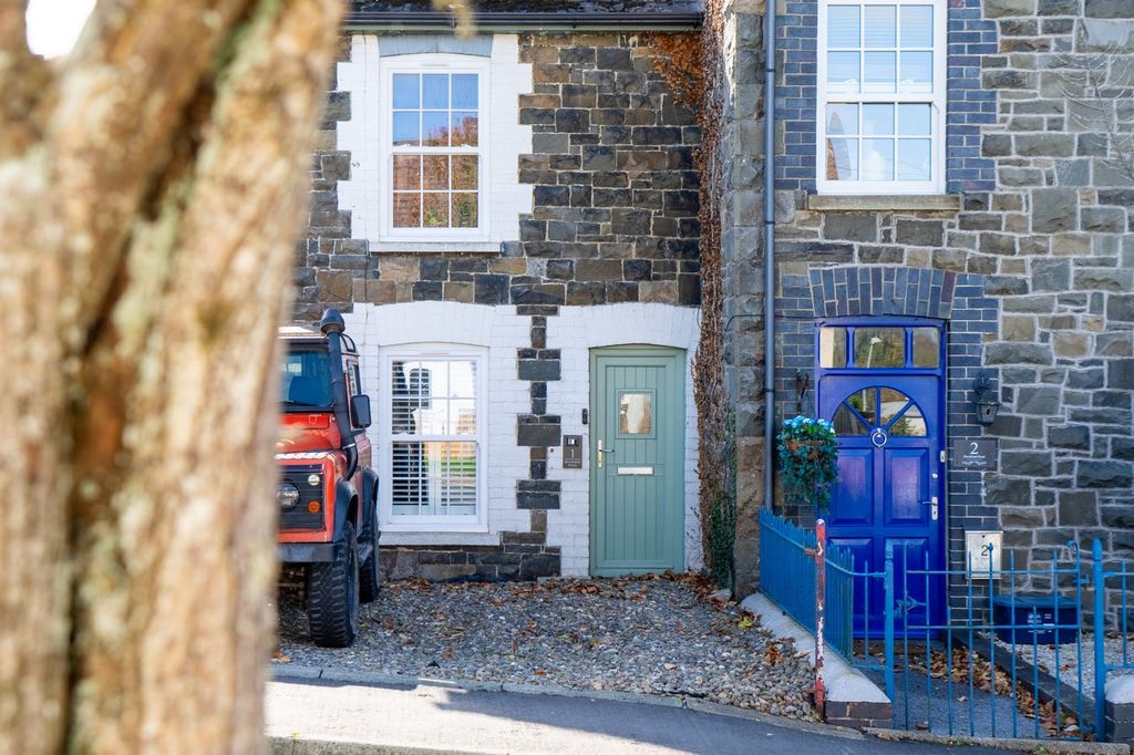 Property photo 1 of 45