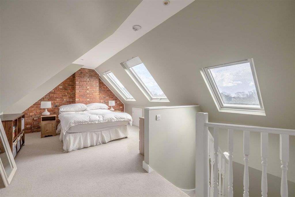 Property photo 3 of 33 CM2 (1 Of 37).Jpg