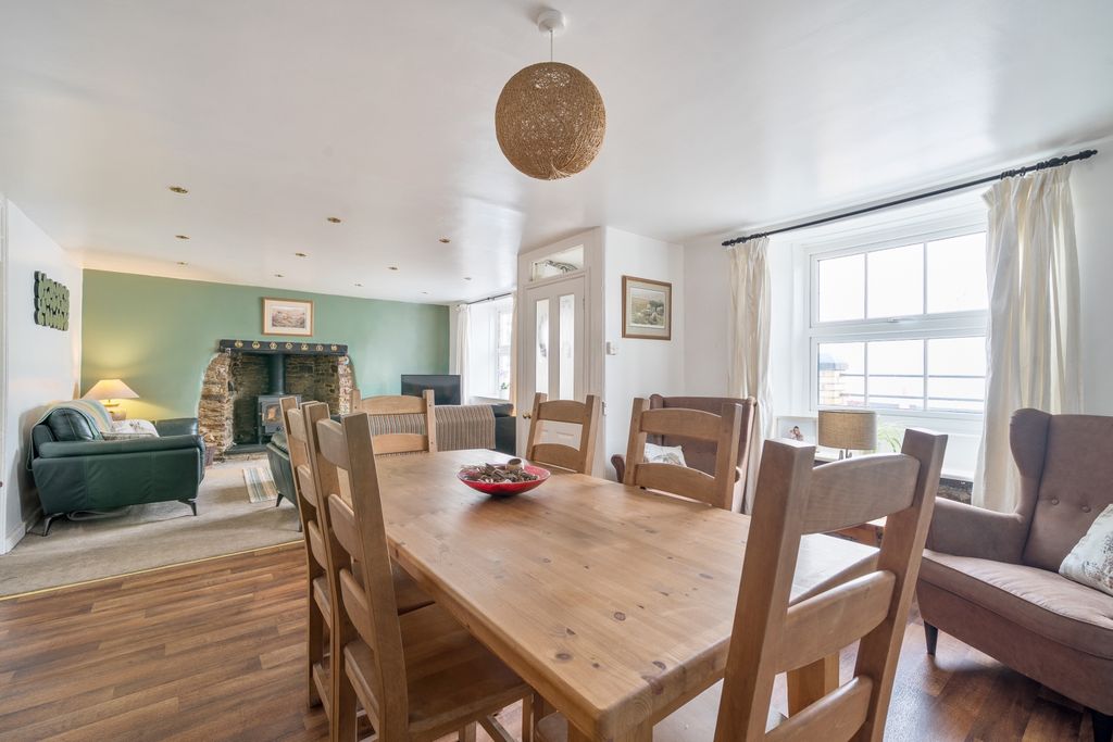 Property photo 3 of 21 1375312-12-690B60Bcbbbec