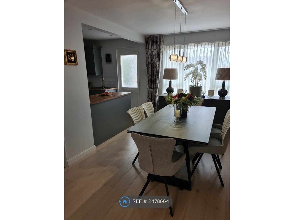 Property photo 1 of 3