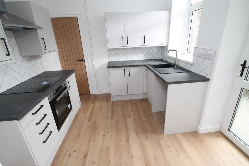 Property photo 3 of 25